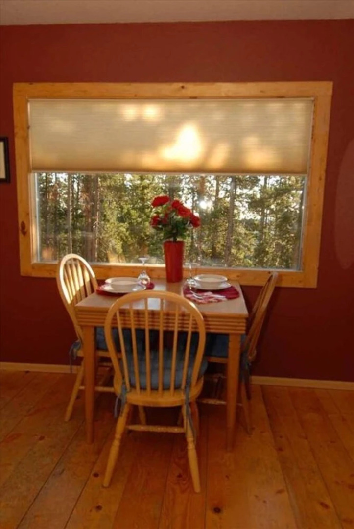 Wilderness Cabin on the Canyon