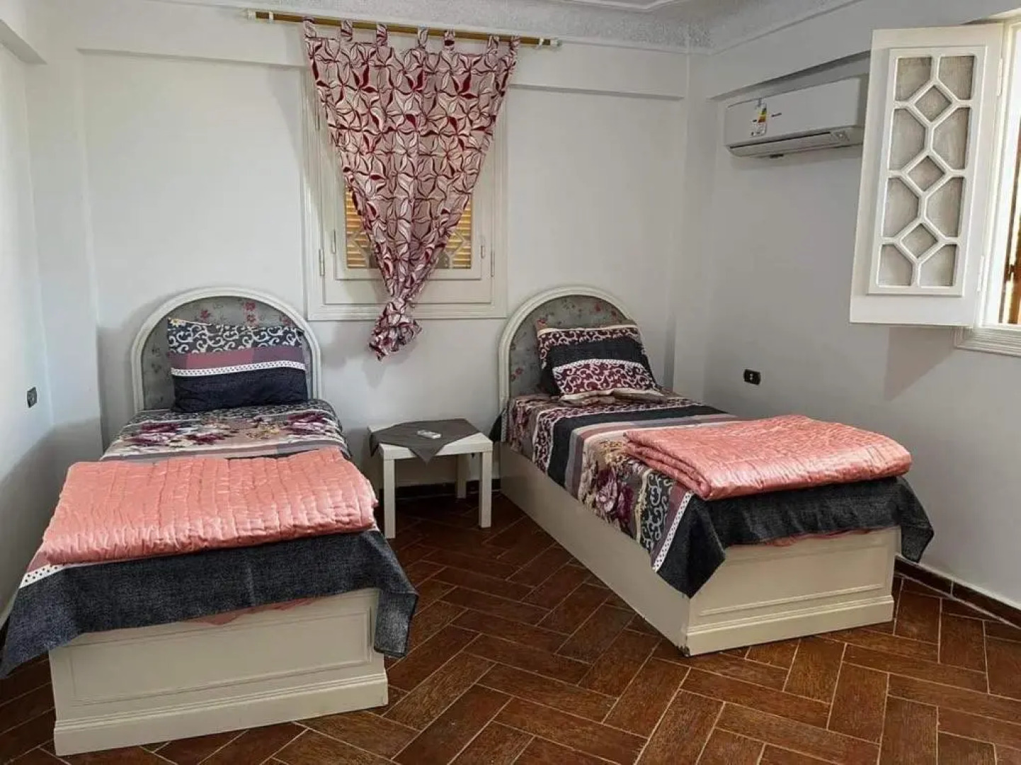 5 bdr family villa with private pool and new AC, 5 min from beach