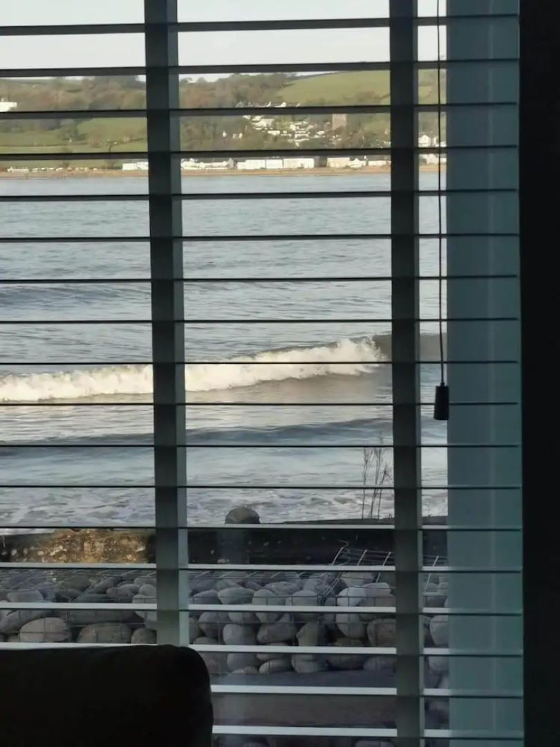 Beach House with Hot tub and Sauna