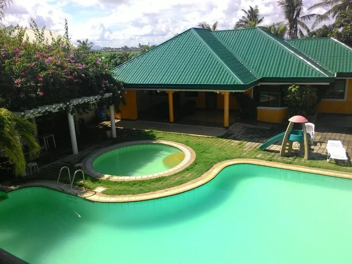 Marvin's Seaside Inn