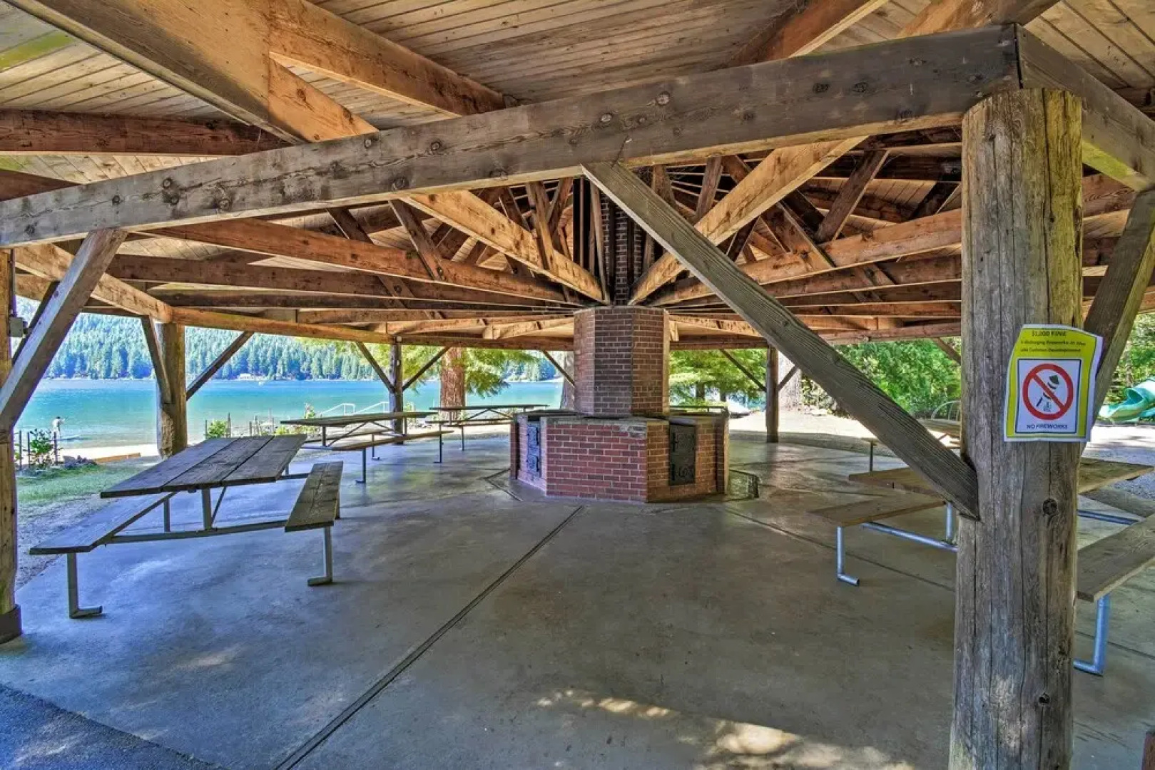 Quaint Lake Cushman Cottage w/ Private Access!