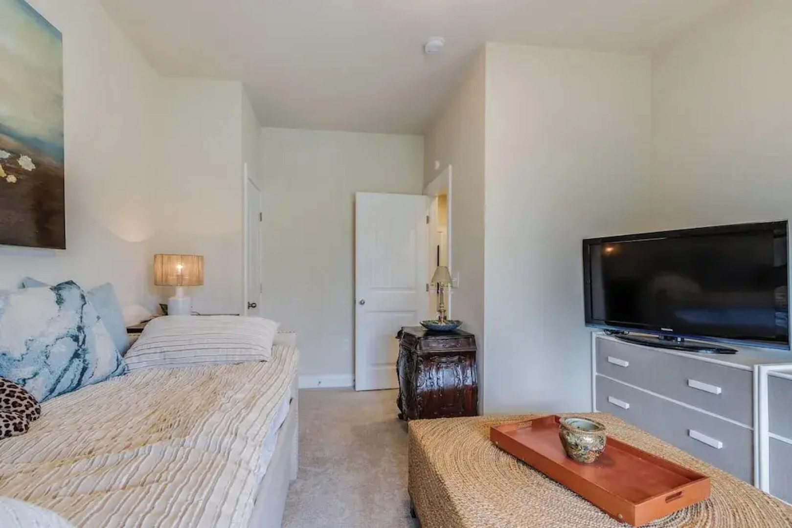 Catalina Circle 21520