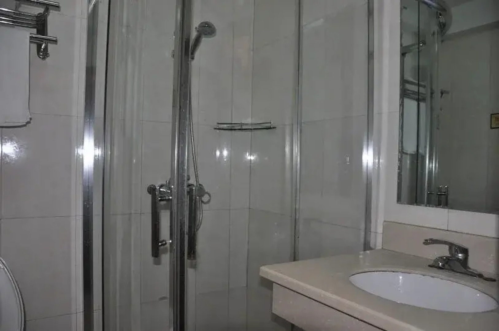 Longyi Business Hotel