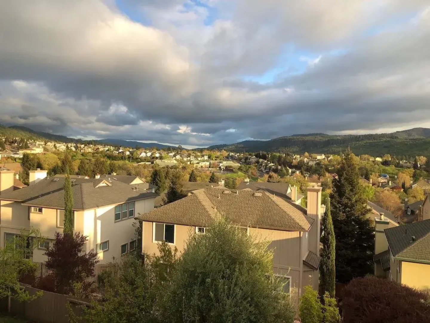 Wine-tasting, Light-filled And Kid-friendly House 5 Bedroom Home by Redawning