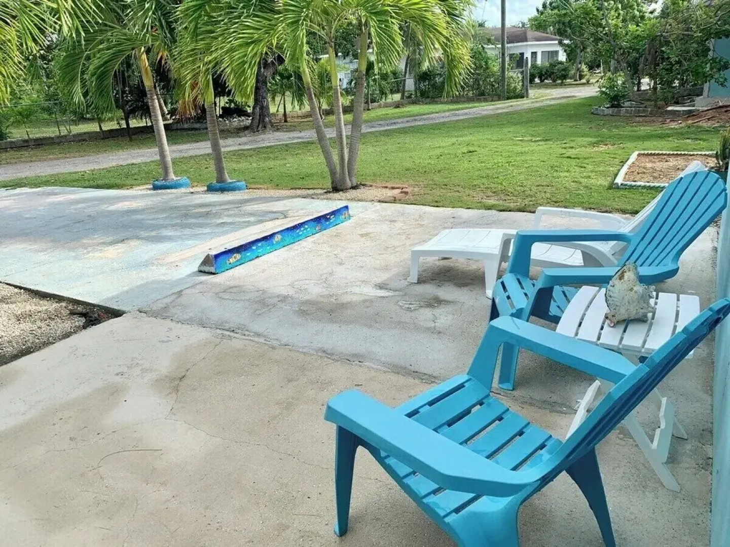 Suite 1 Beach Shuttle Concierge Garden Cats