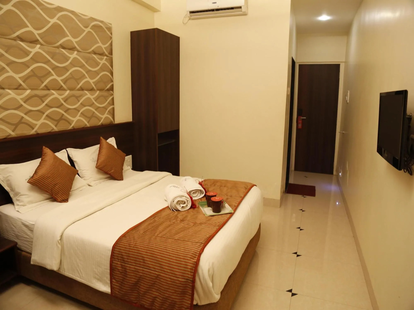 OYO 2726 Hotel Elegant