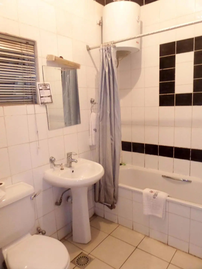 Gloriana Hotel and Suites