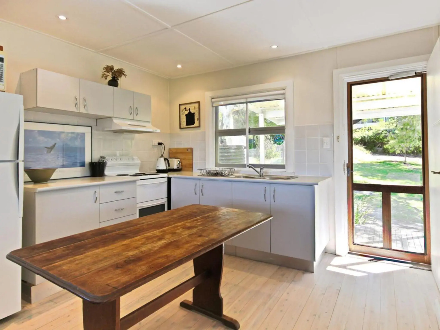 Acacia Cottage at Hyams 4pm Check Out Sundays