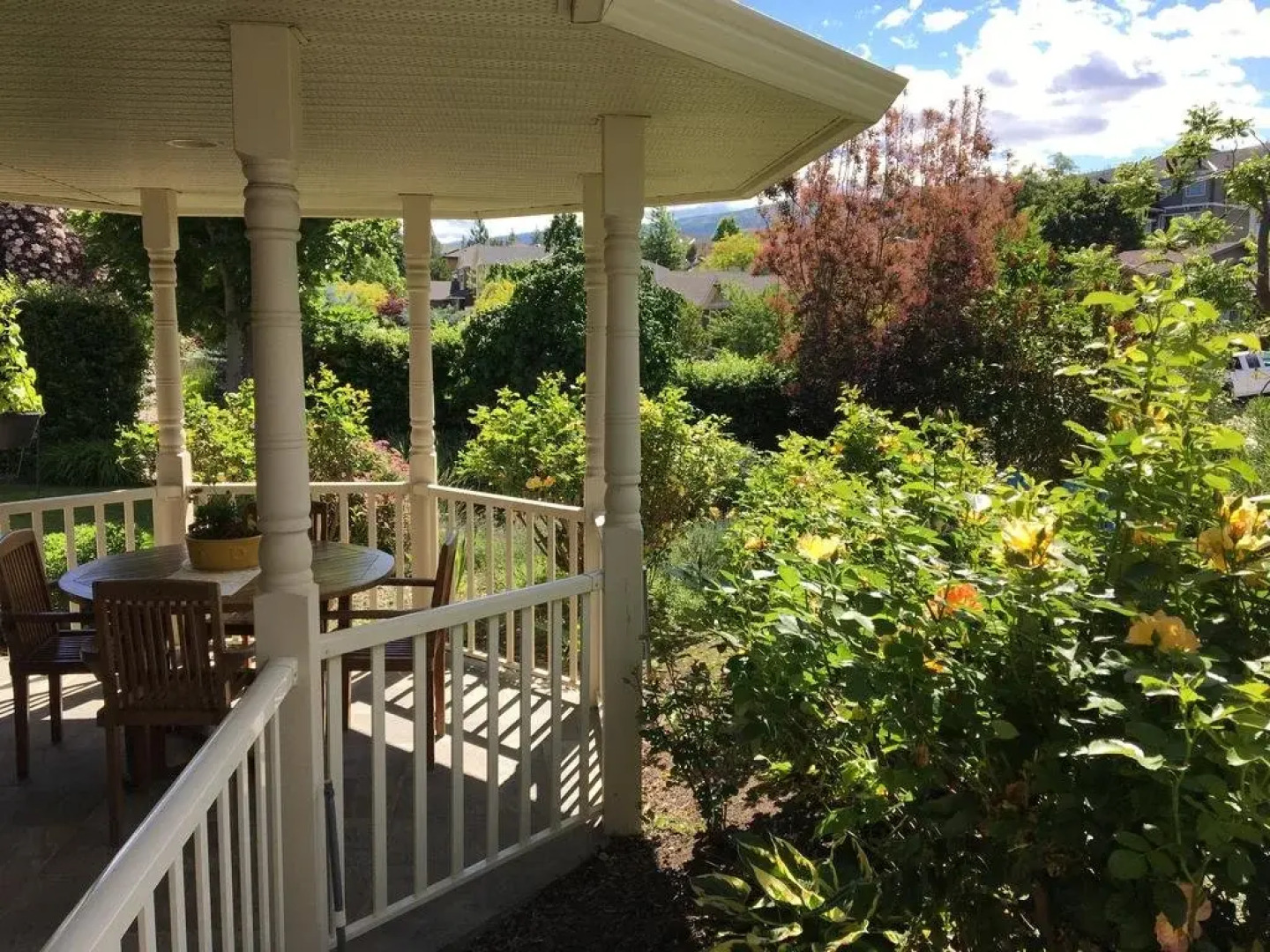 Yellow Rose Bed & Breakfast