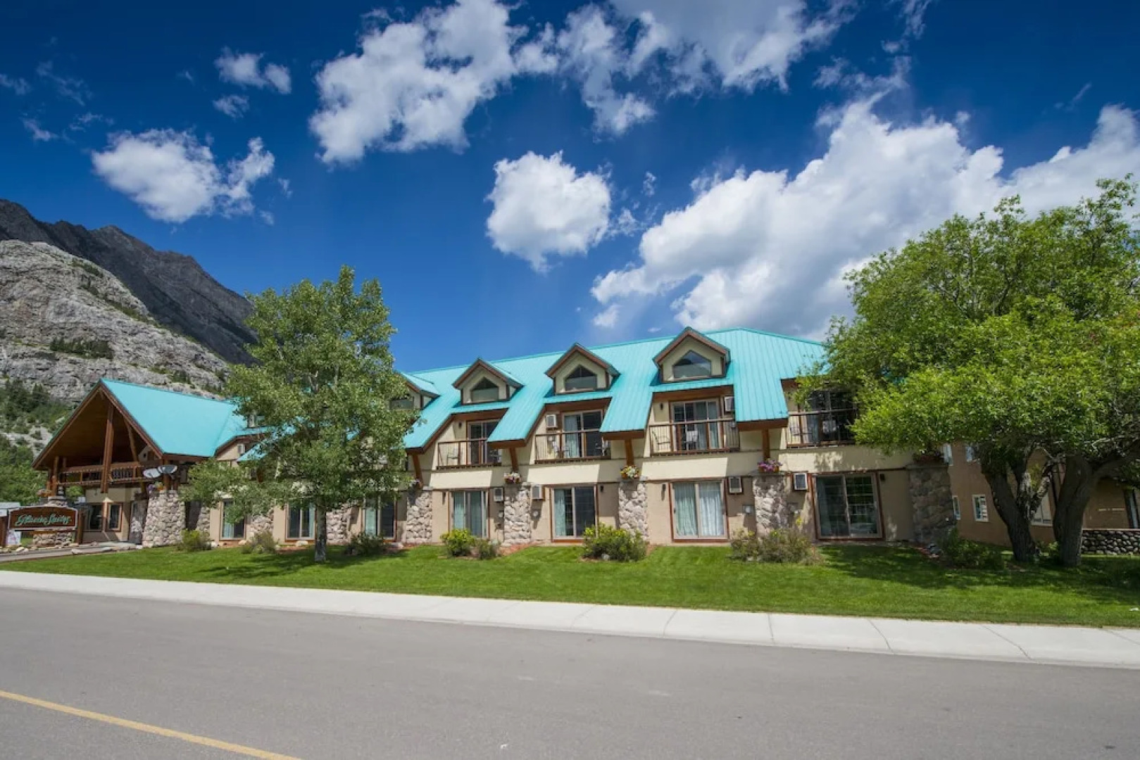Waterton Glacier Suites