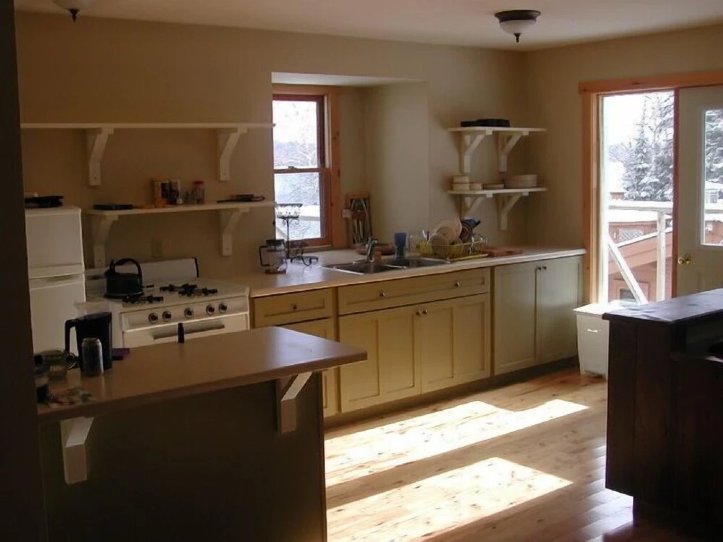 Algonquin Cottage Outpost