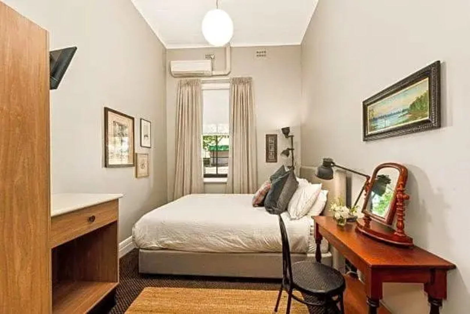 The Commercial Quarters