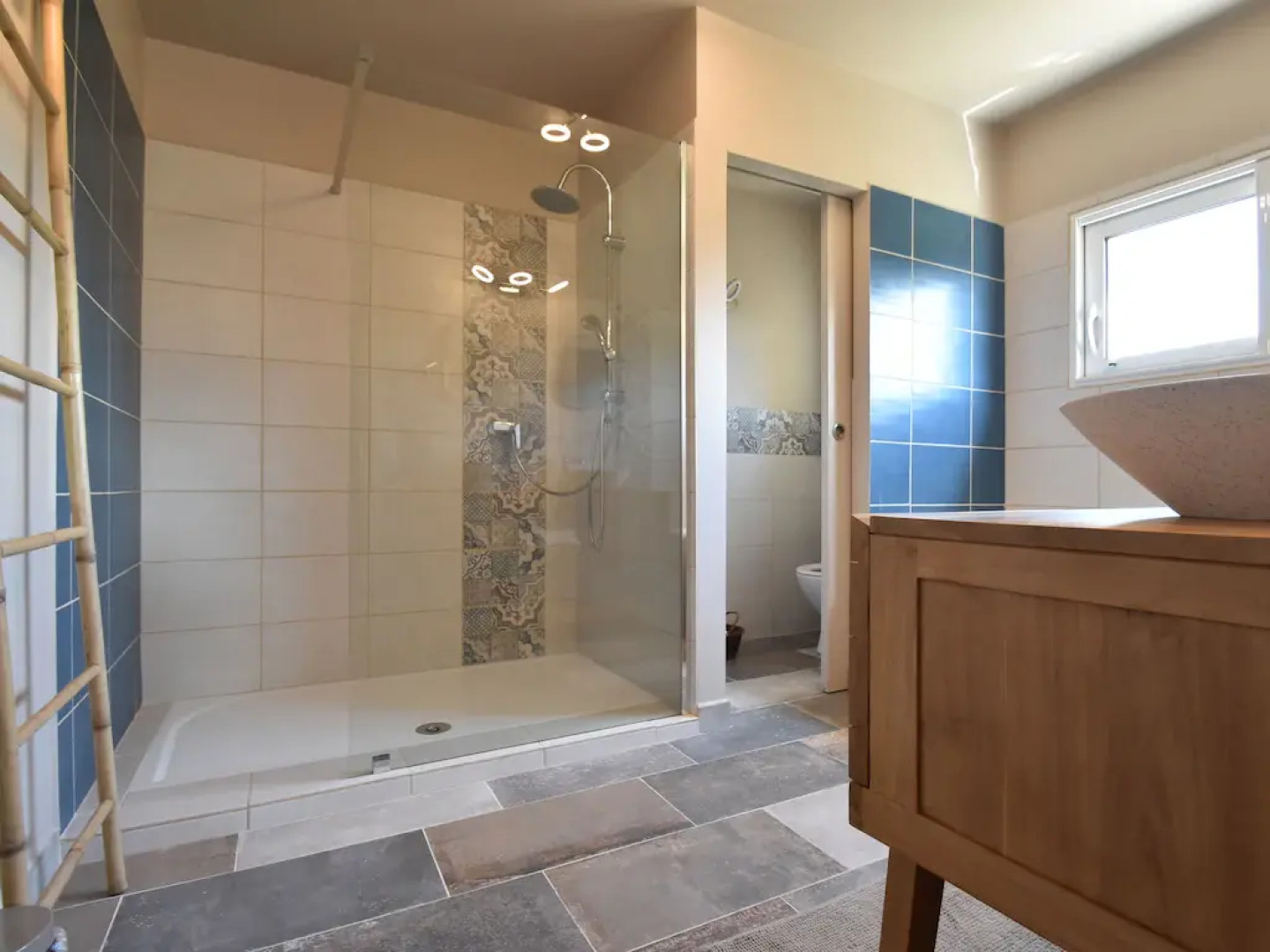 Private Infinity Pool, Beautiful View of Mont Ventoux, a Dream Spot!