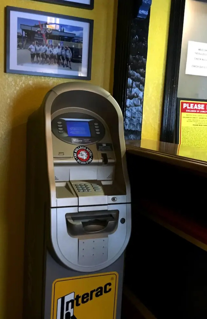 The Bulldog Hotel Silver Star