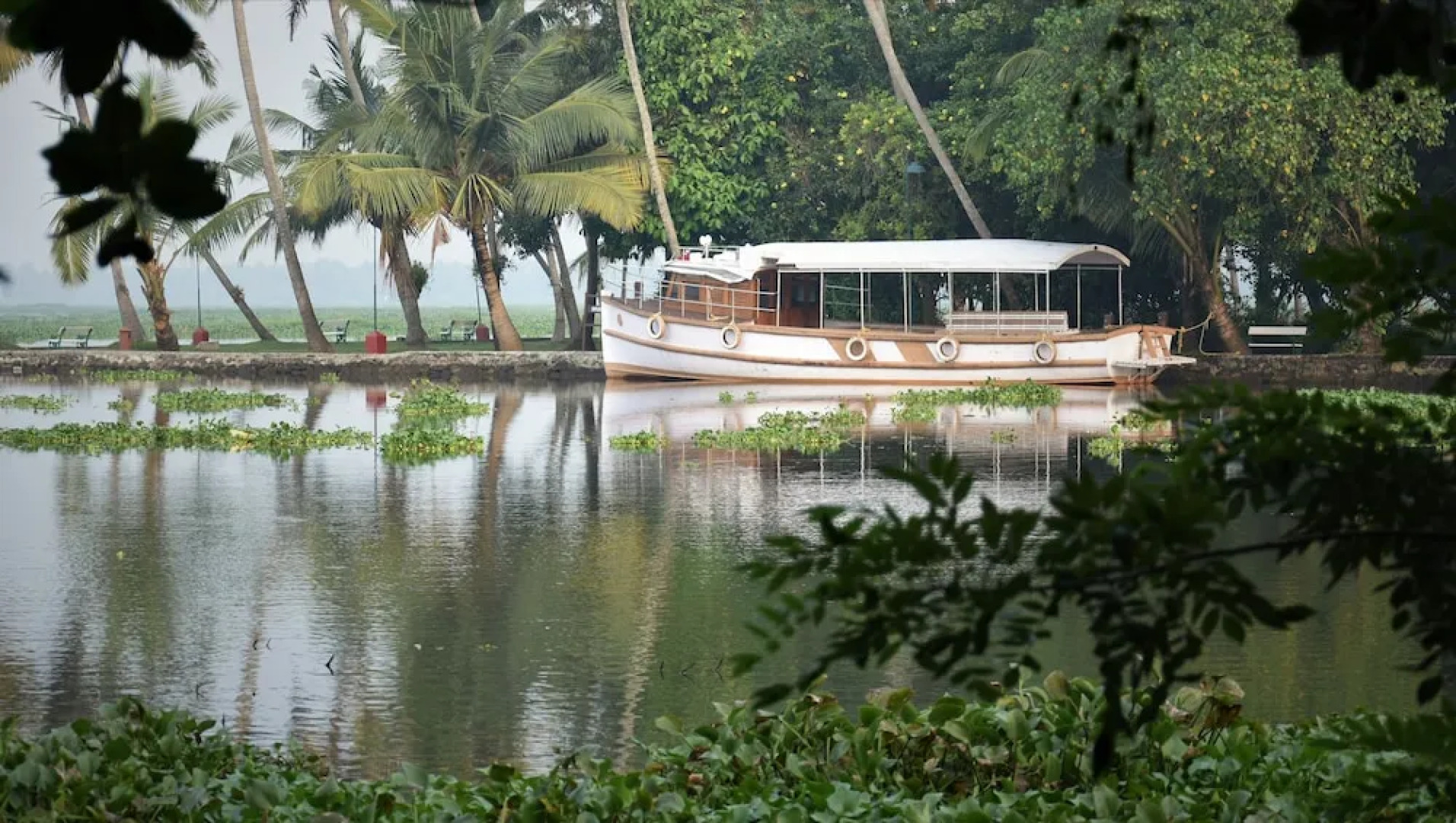 Capital O 45944 Club 7