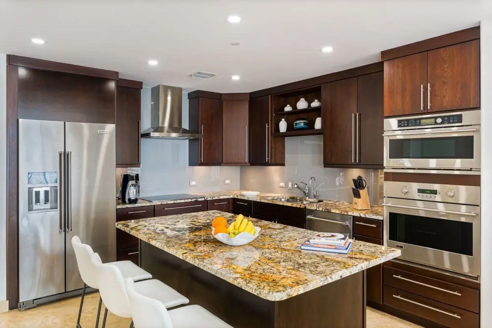 Club Se7en at The Beachcomber