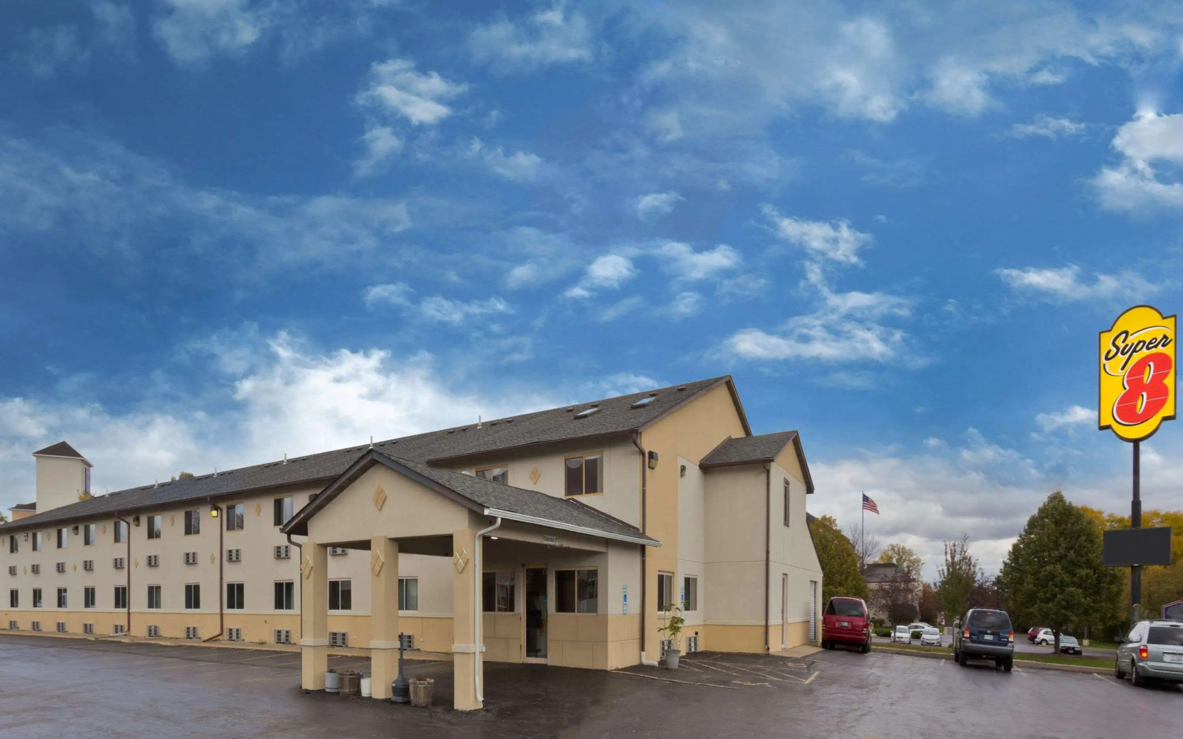 Super 8 by Wyndham Rockford I-90/Casino District