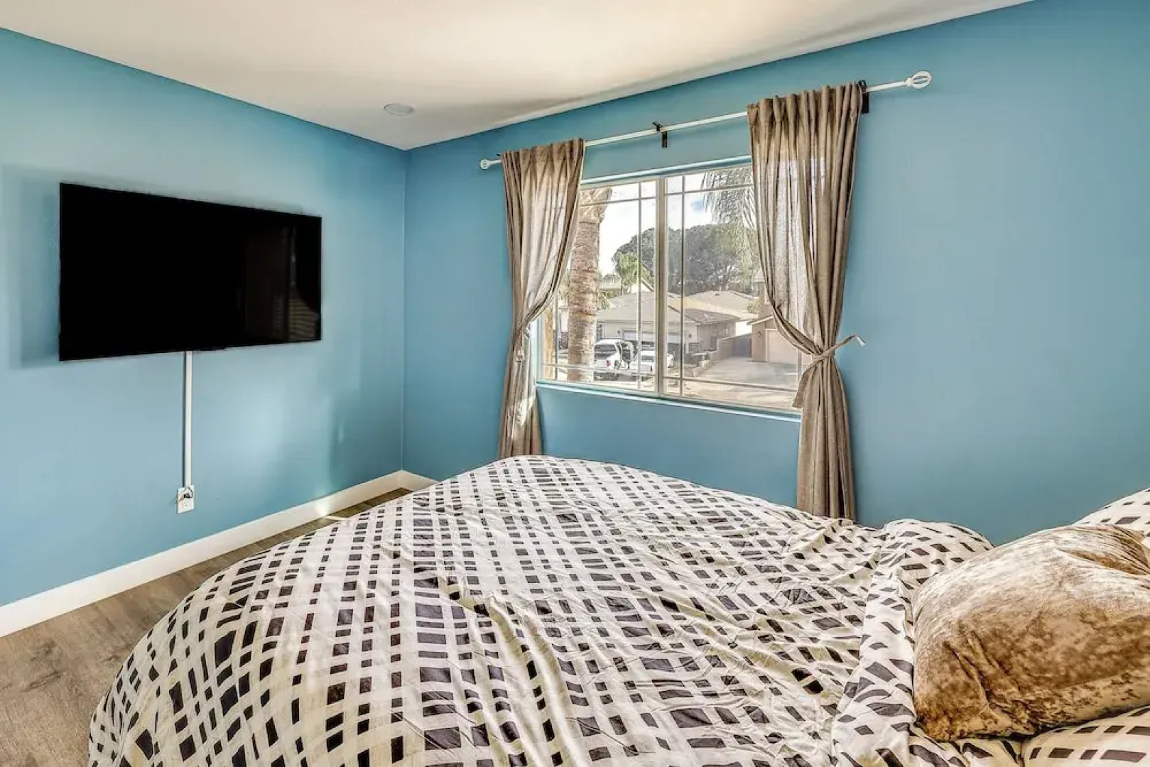 Spacious Lake Elsinore Home w/ Pool & Hot Tub!