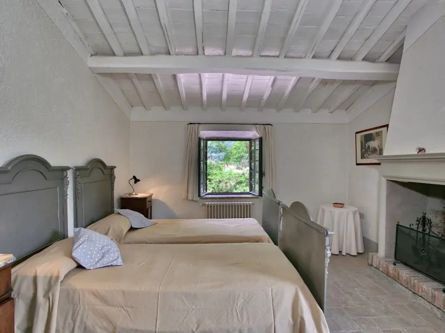 Villa in Rome With Pool & Garden