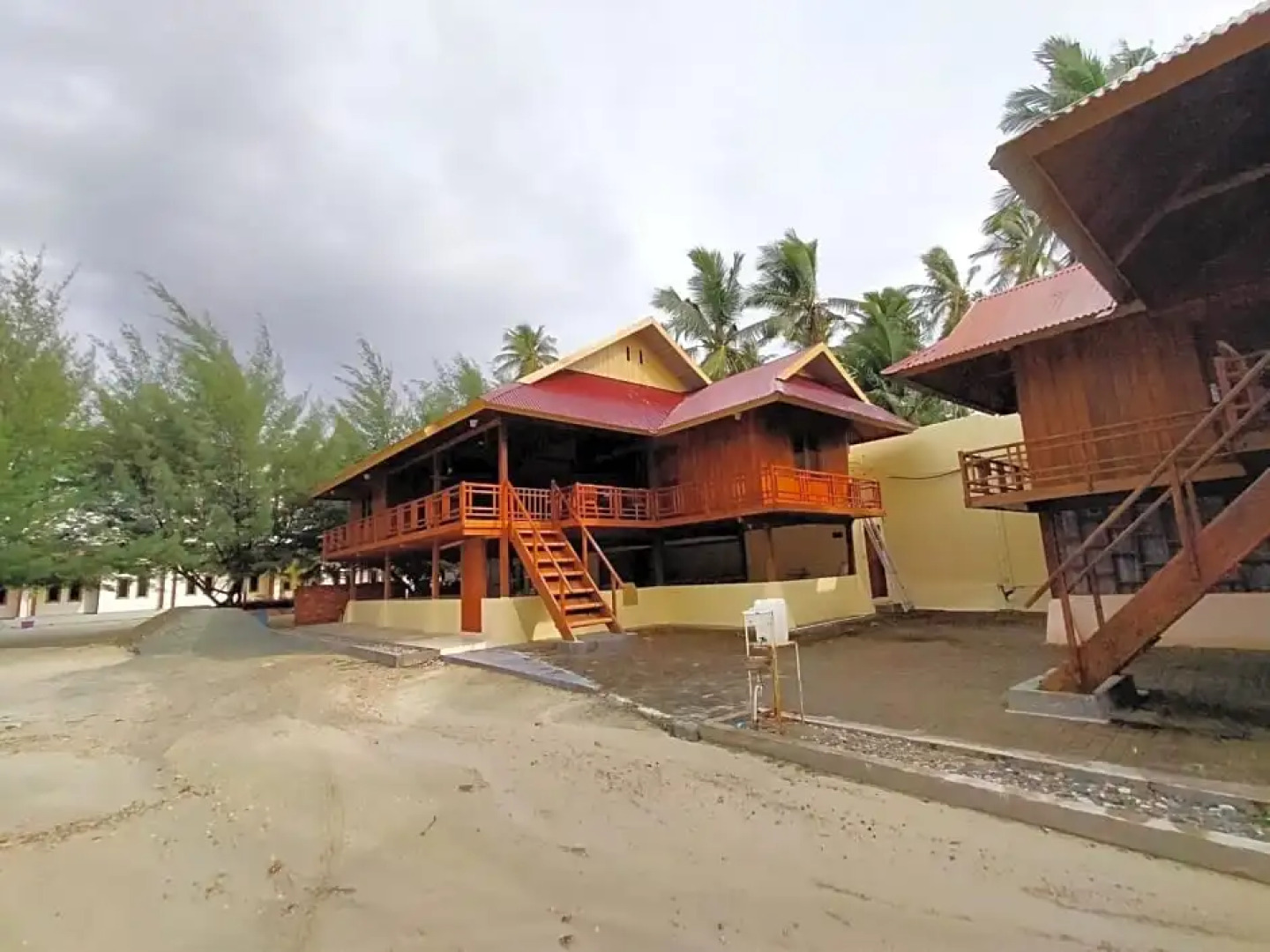 RedDoorz @ Sunset Resort Bau Bau