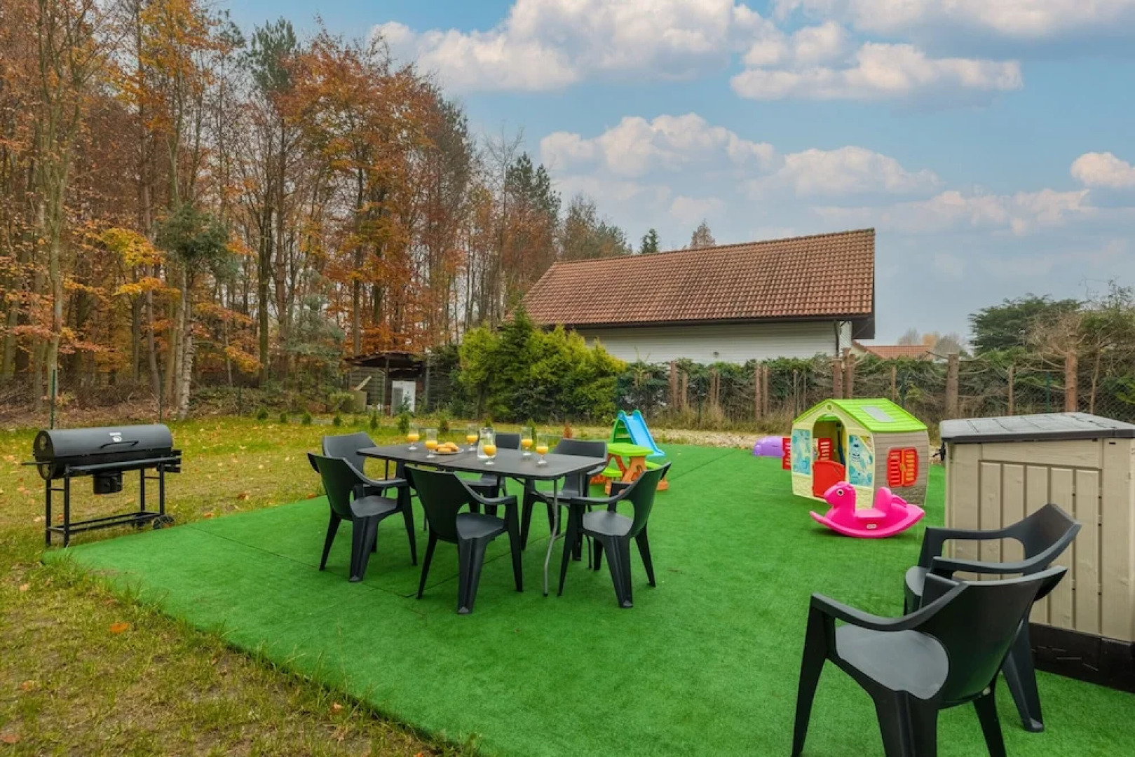 House Ostoya Wrzosowo by Renters