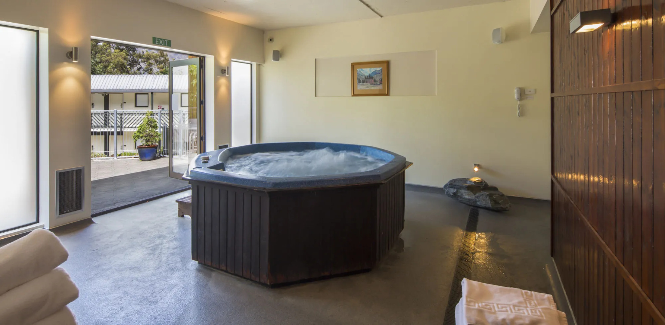 Holiday Inn Queenstown Frankton Road by IHG