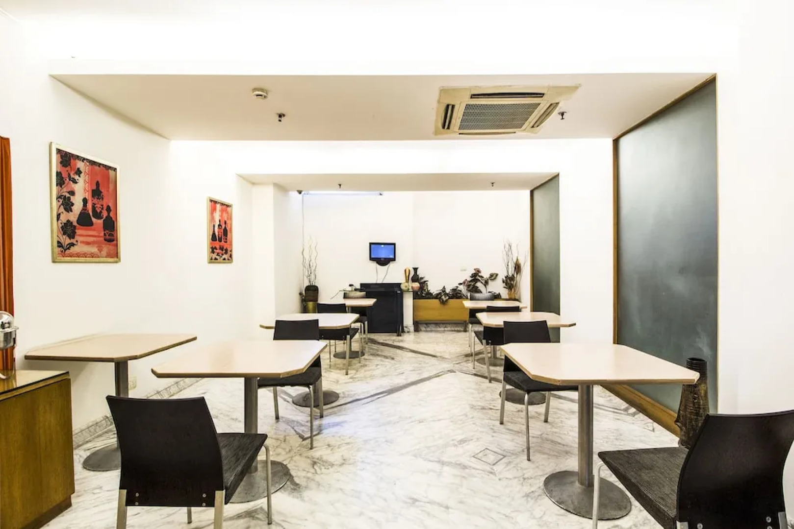 FabHotel Raj Darbar Iffco