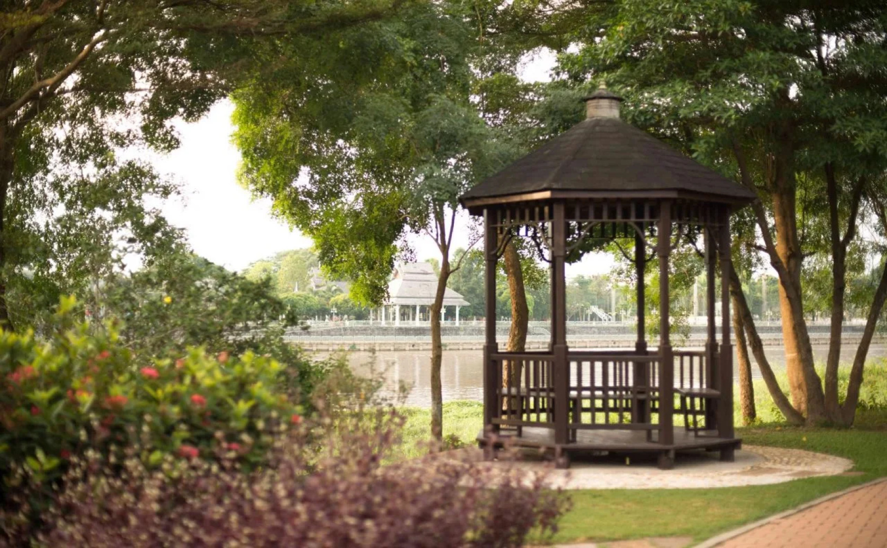 The Imperial River House Resort