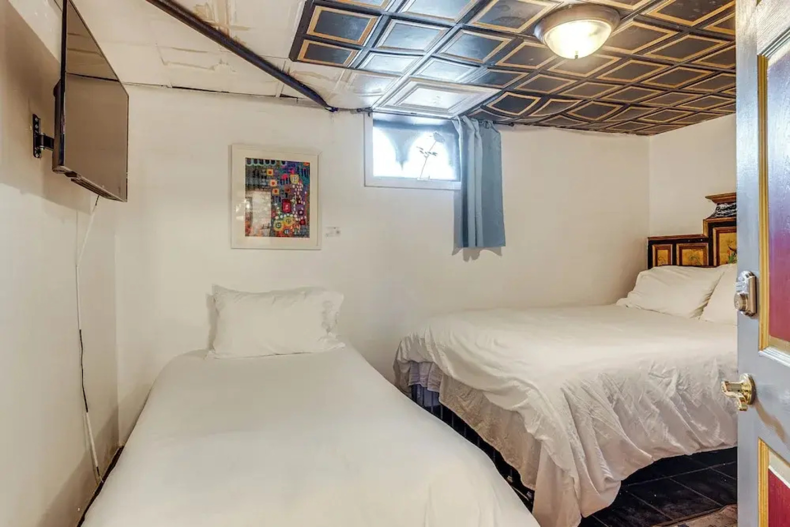 Near Downtown Scranton: Getaway w/ Patio