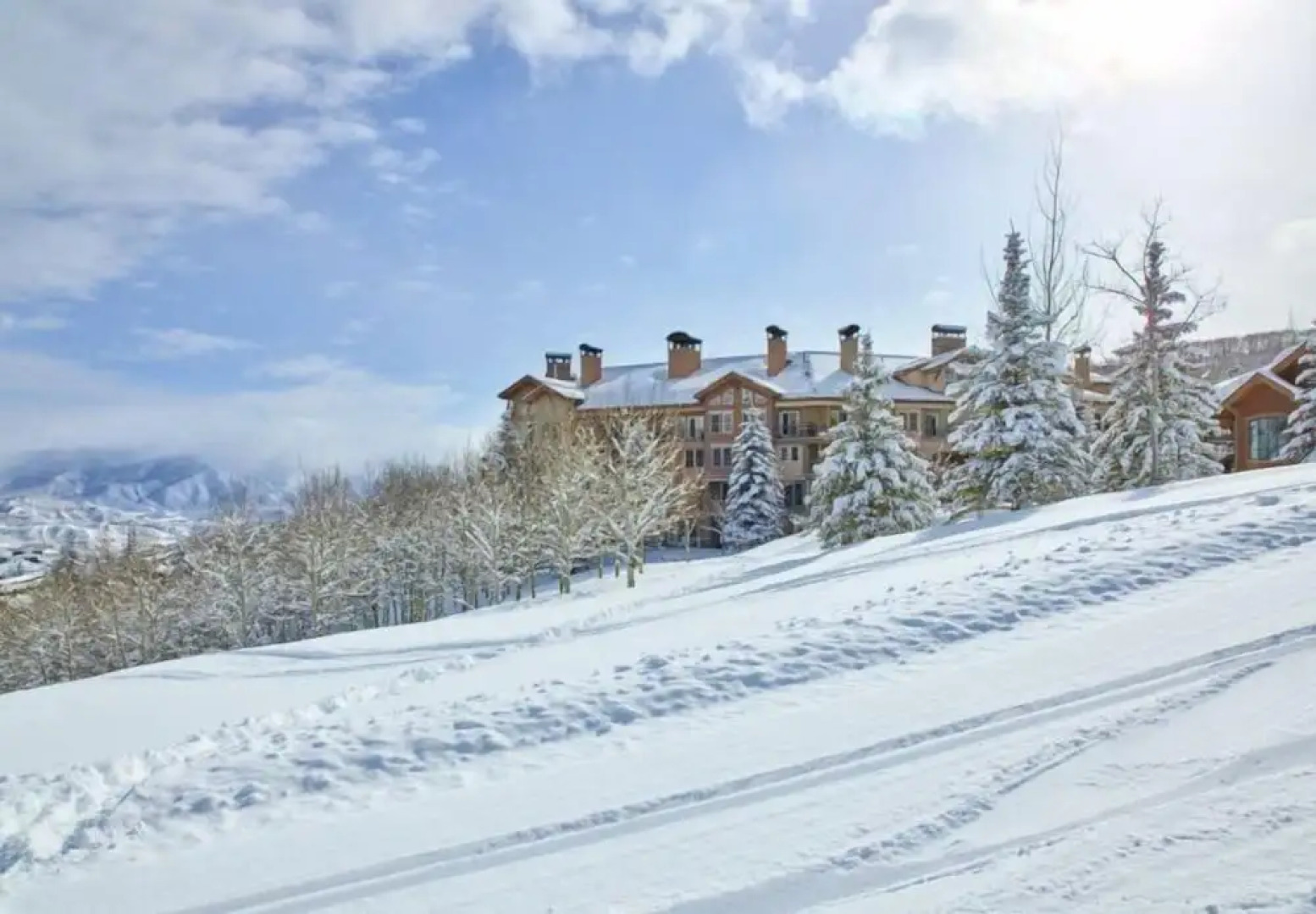 Ski in, Ski out, 3 Bedroom Luxury Residence on Fanny Hill in Snowmass Village