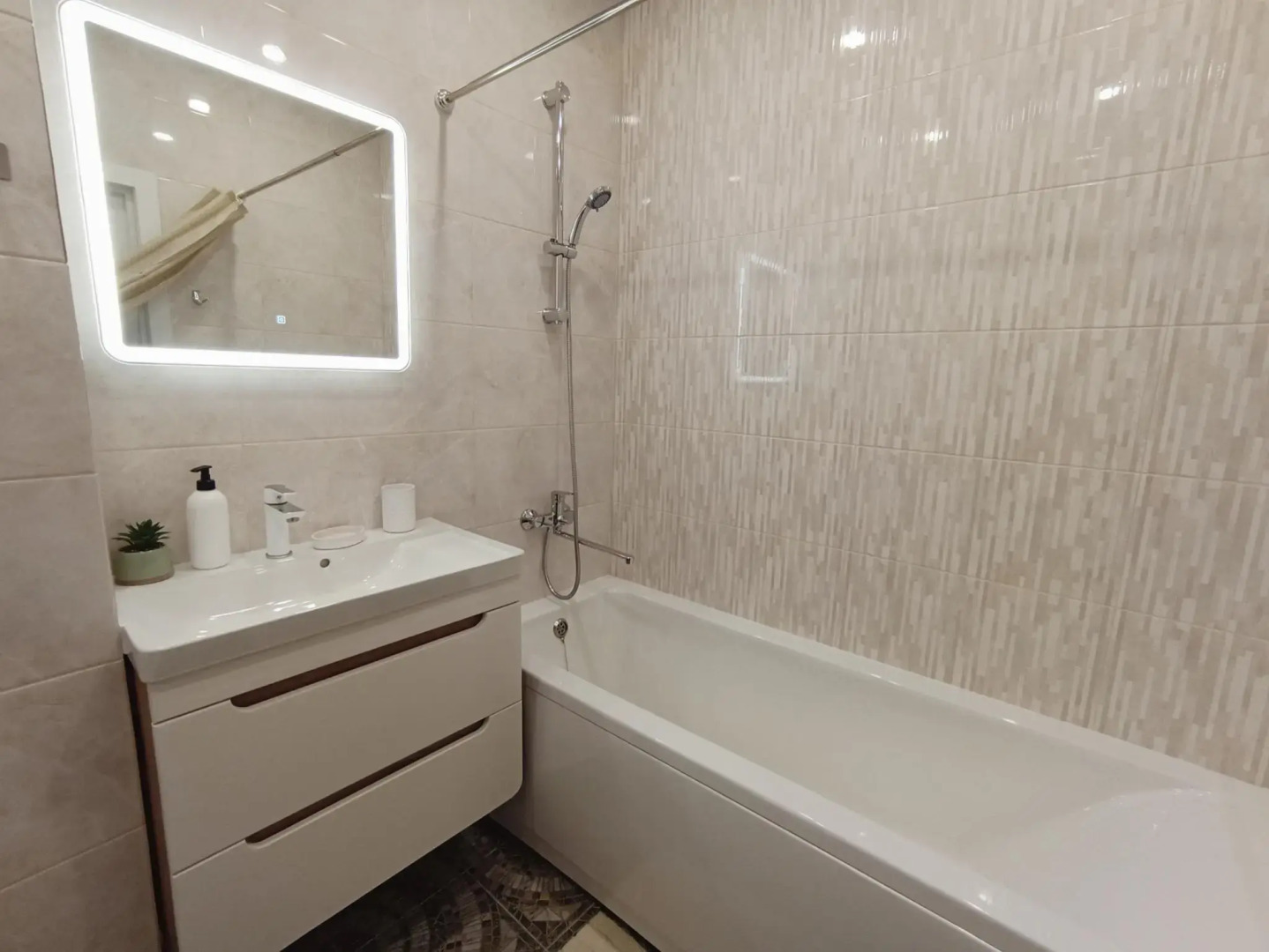 Апартаменты Все в гости на ул. 10 августа д. 87