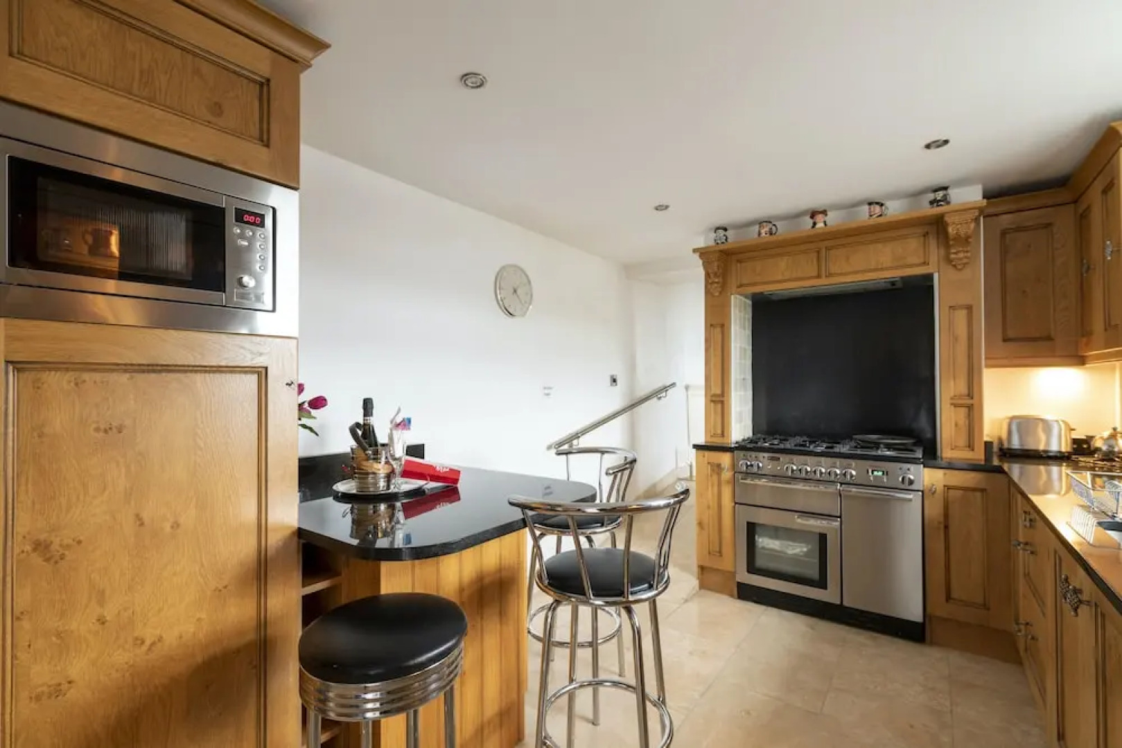 Cottage - Sleeps 5 - Hot Tub - Garden - Parking