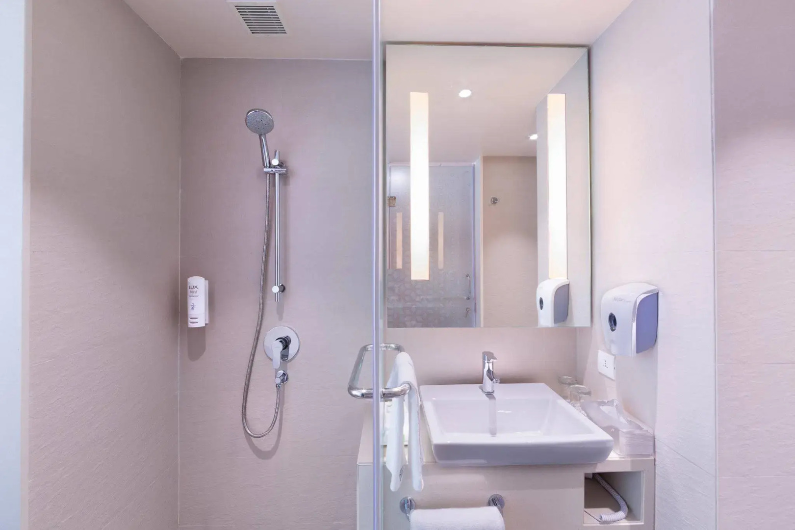 Holiday Inn Express Chennai Mahindra World City