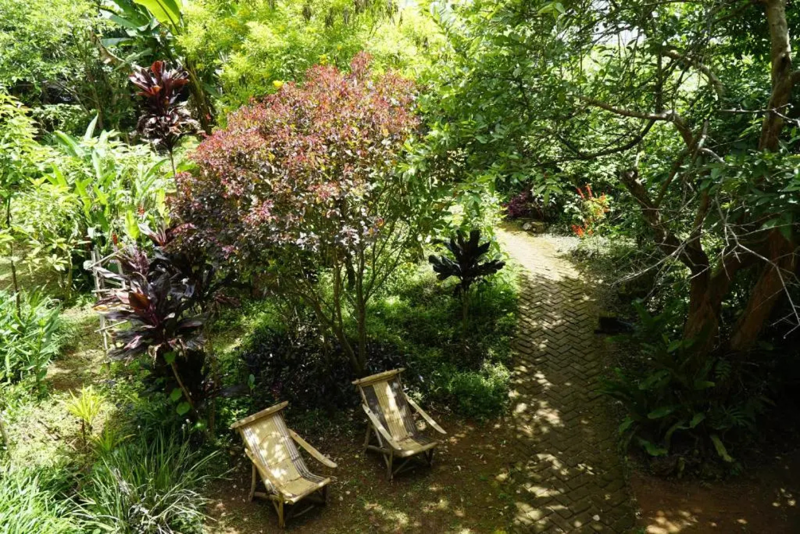 Thitaw Lay House B & B