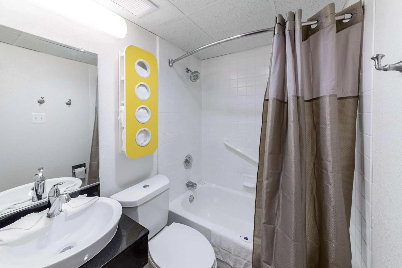 Motel 6 Warminster, PA