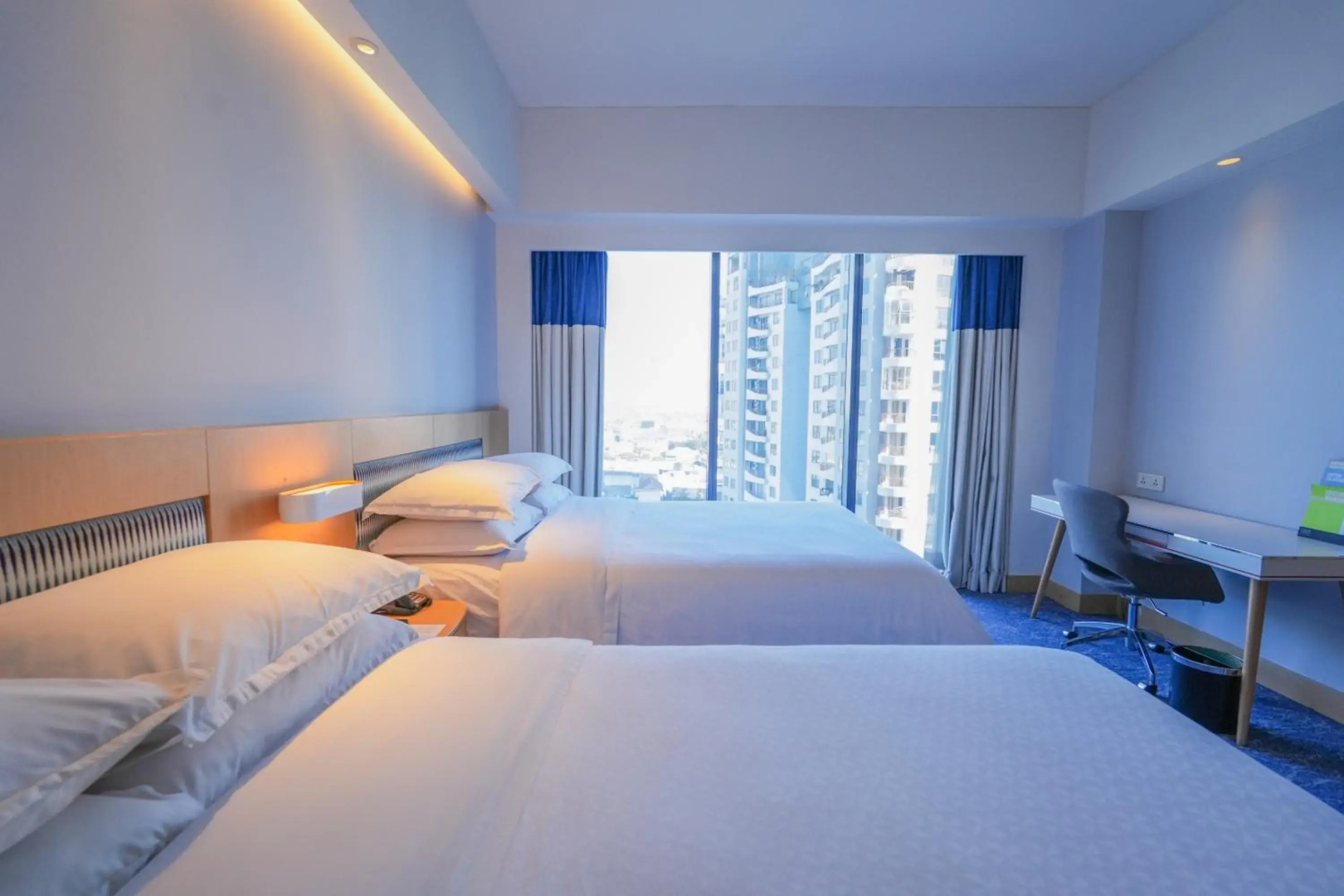 Four Points by Sheraton Surabaya, Tunjungan Plaza