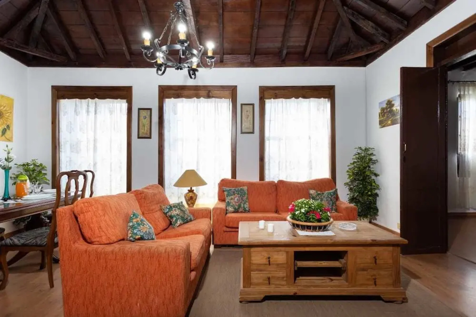 Chalet Casa Canaria con vistas y piscina