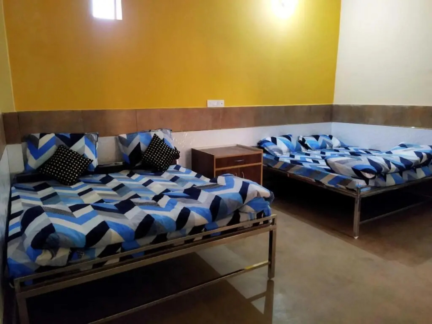 POP 85307 Hotel Four Seaons