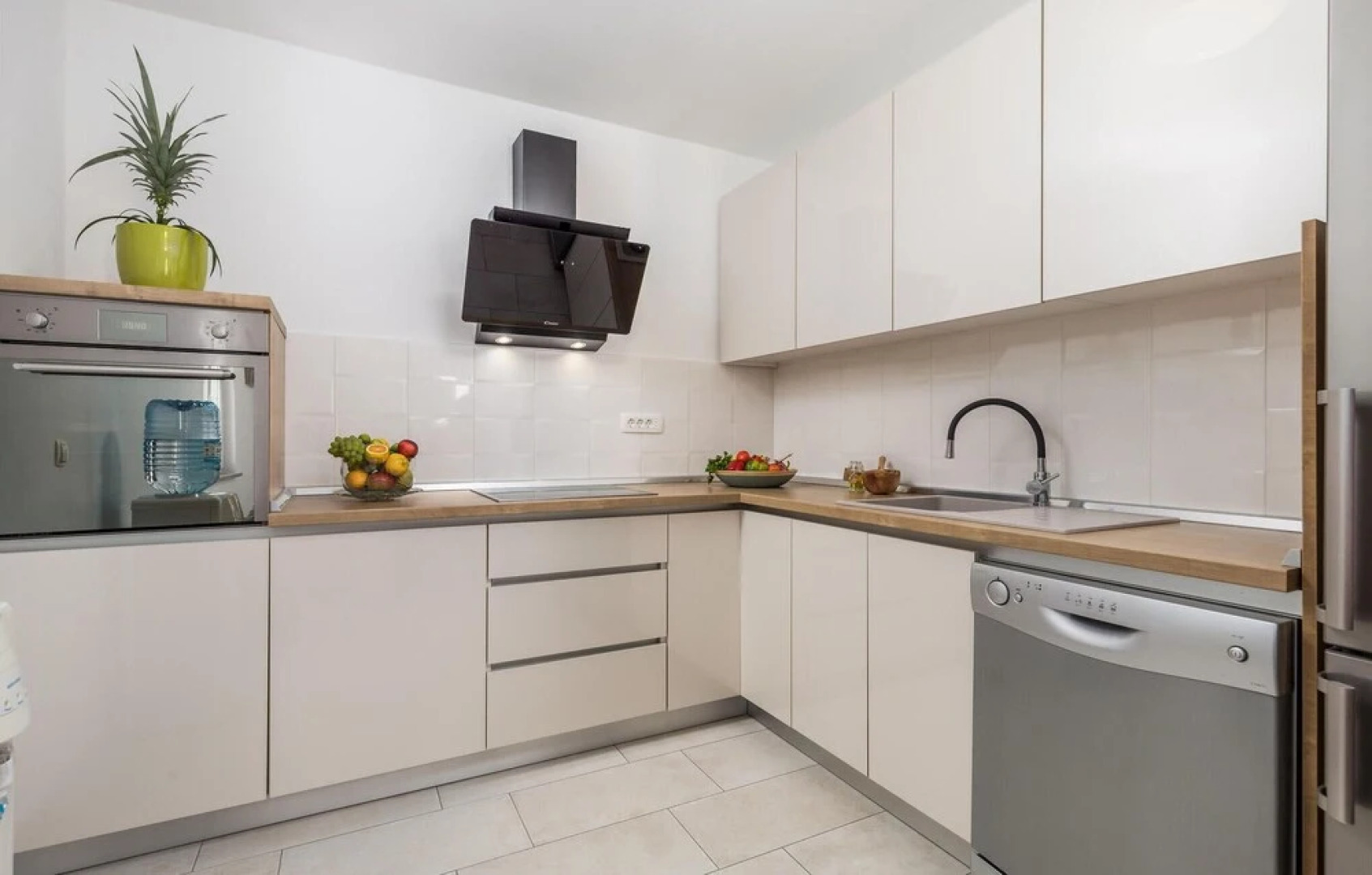 Stunning Home in Lun With Wifi and 3 Bedrooms