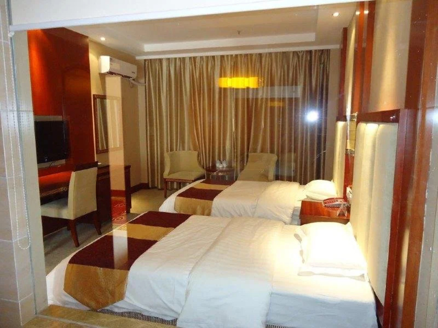 Zangwang Yanwu Holiday Hotel