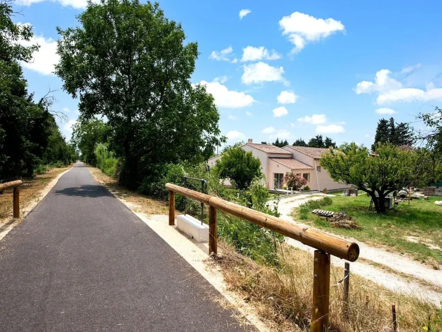 Holiday Home in Vaucluse Near Mont Ventoux