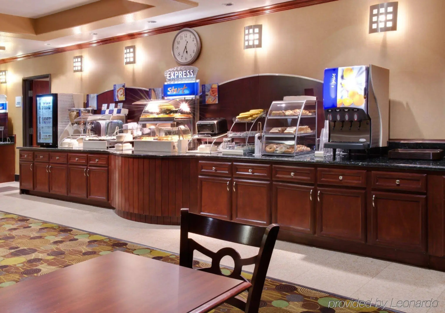 Holiday Inn Express & Suites Sealy by IHG