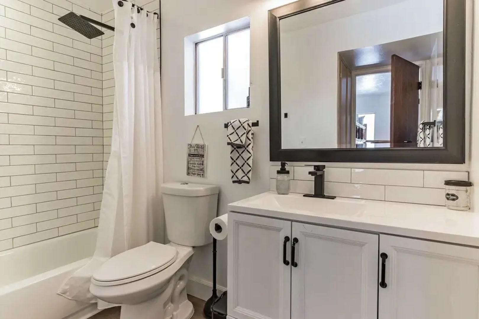 Prince Pine 3 Bedroom Cabin by Redawning