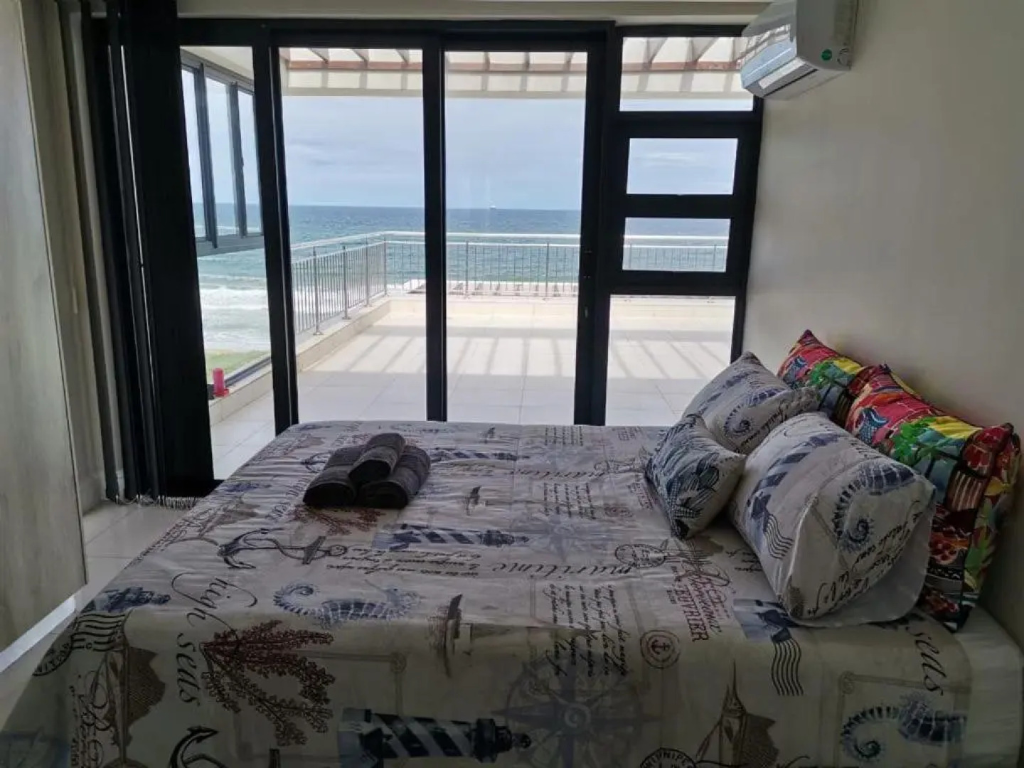 Apartment 13 Santana Pebbles, 164 South Beach Road, La Mercy