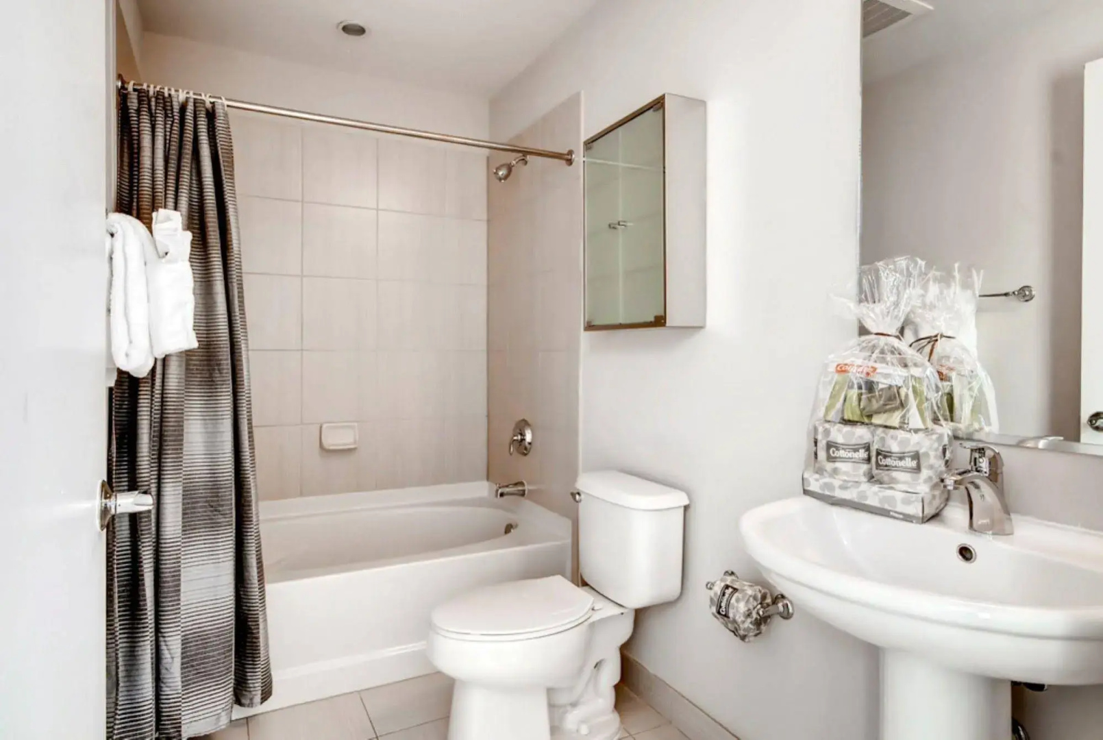Global Luxury Suites at Villa Street