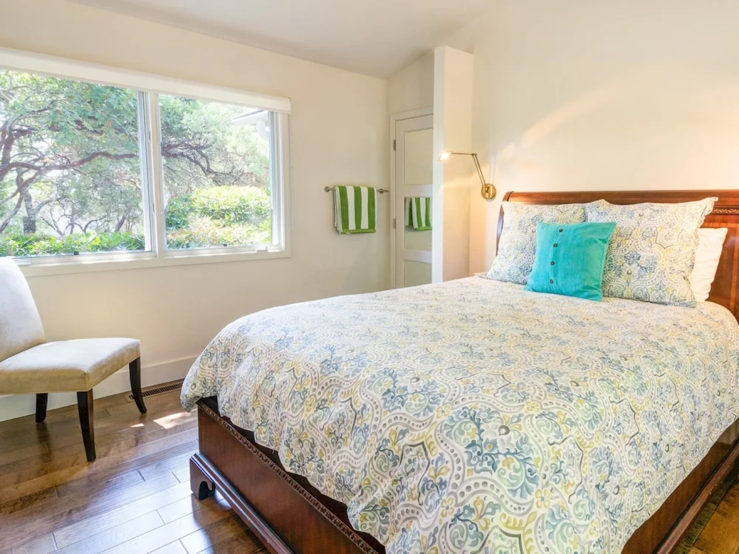 1515 Lawndale Country - 2 Br Cottage