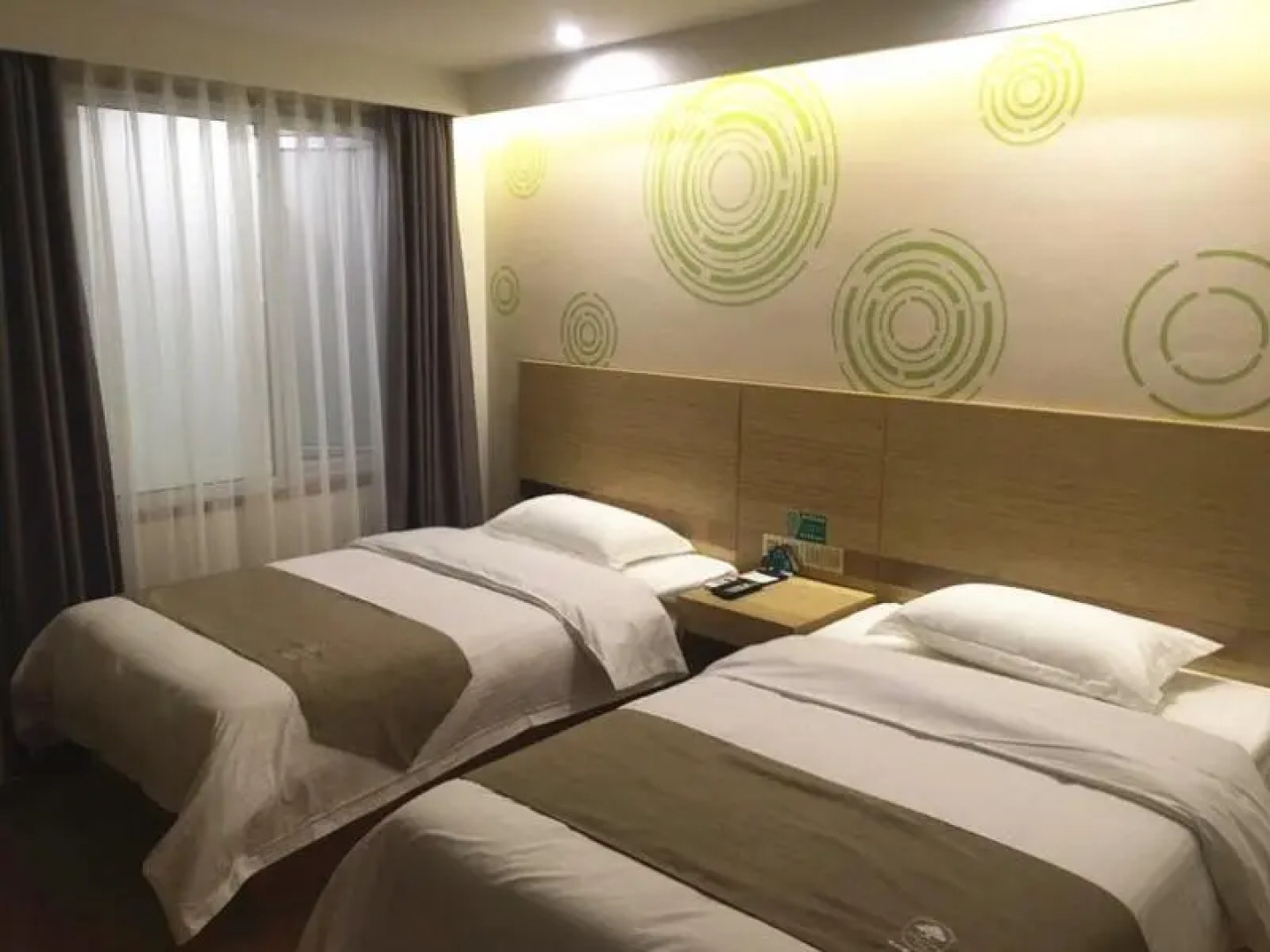 Greentree Inn Chengde Development Zone University