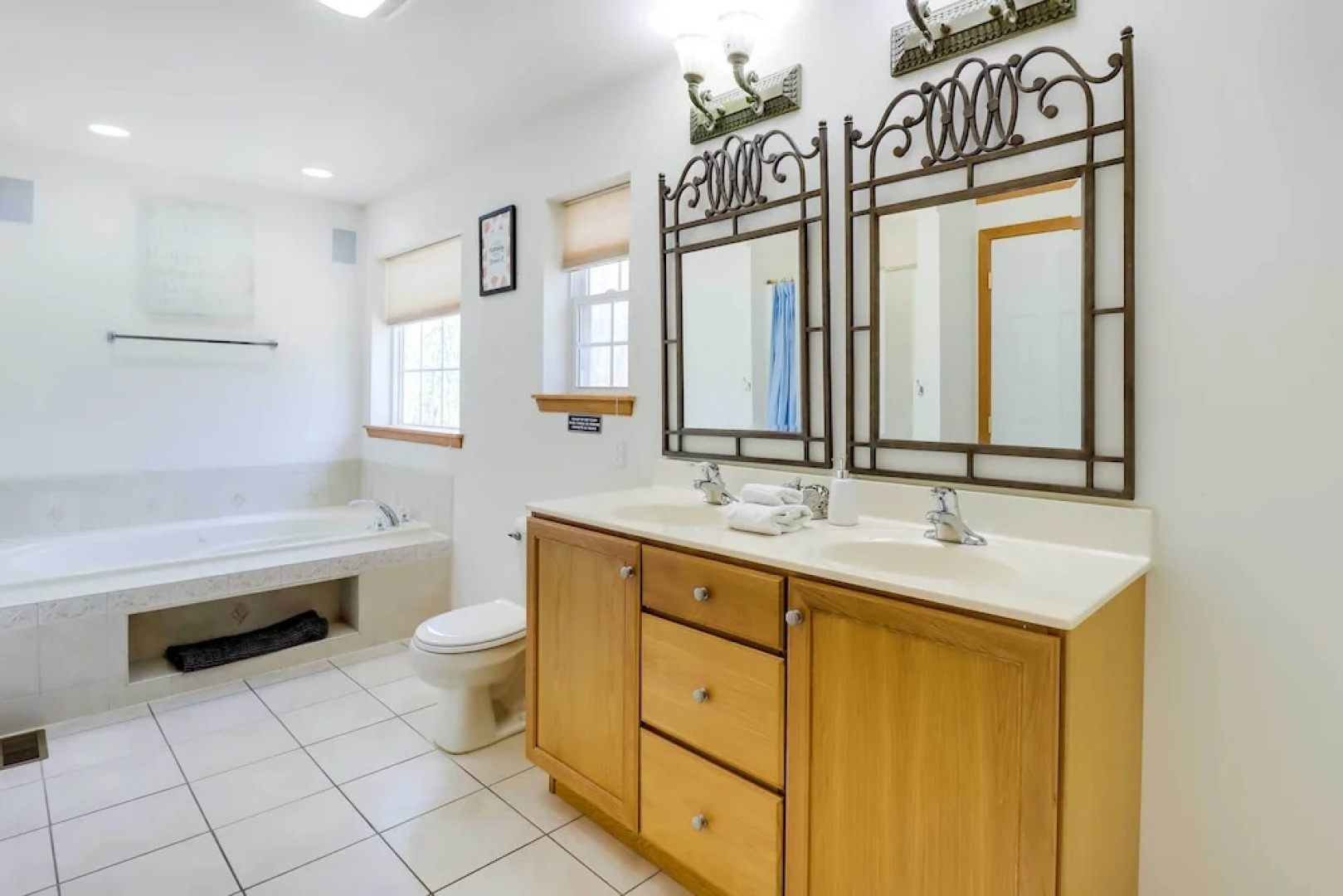 Deck, Game Room & Fire Pit: Poconos Retreat