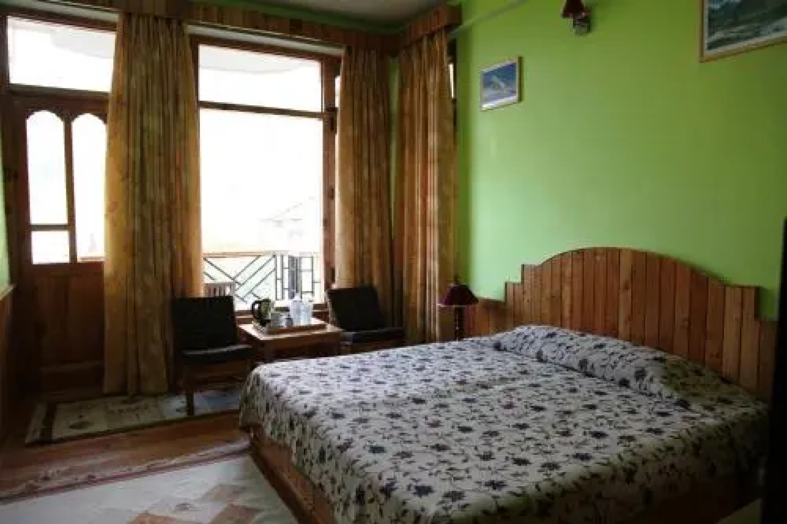 Hotel Naggar Delight