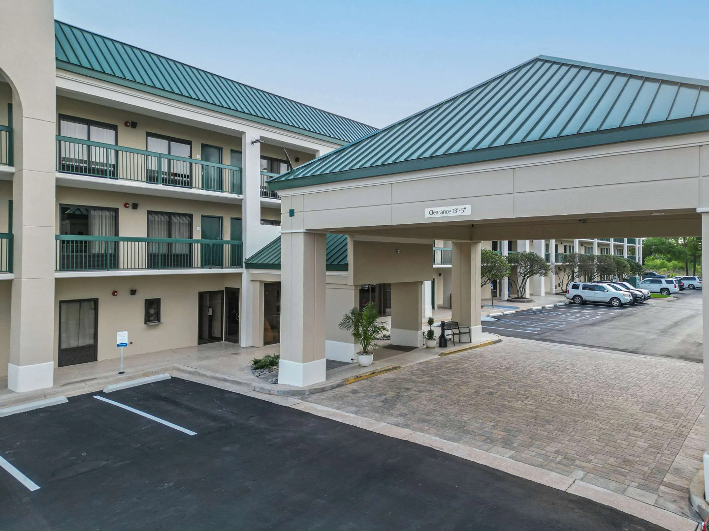 Econo Lodge Inn & Suites Foley - North Gulf Shores